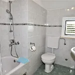 2 Bedroom With Garden *