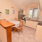 2 Bedroom With Garden Апартаменты Млини