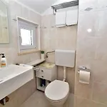 Апартаменты 2 Bedroom With Garden