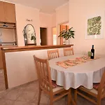 2 Bedroom With Garden Апартаменты Млини