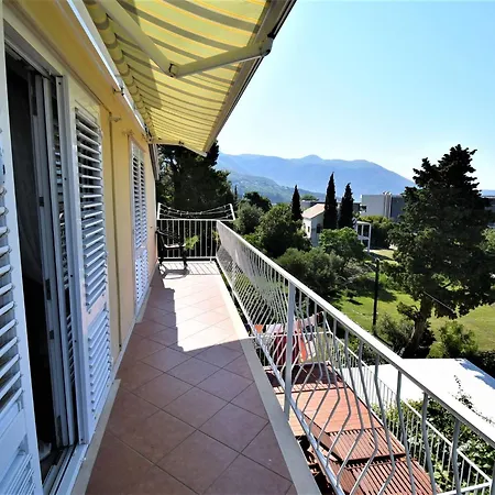 2 Bedroom With Garden Млини