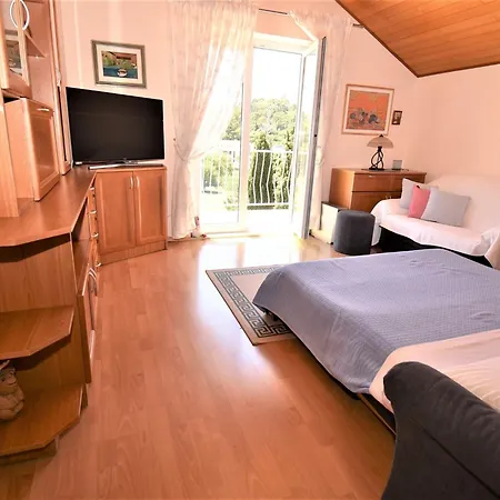 2 Bedroom With Garden Apartman *