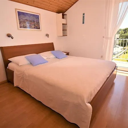 2 Bedroom With Garden Apartman *