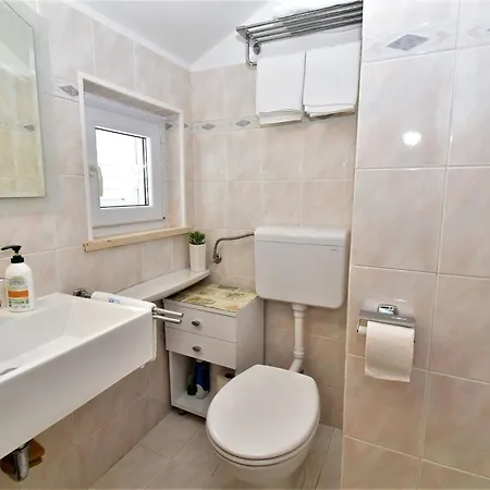 Apartman 2 Bedroom With Garden