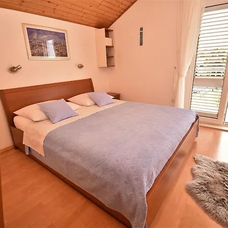 2 Bedroom With Garden Apartament