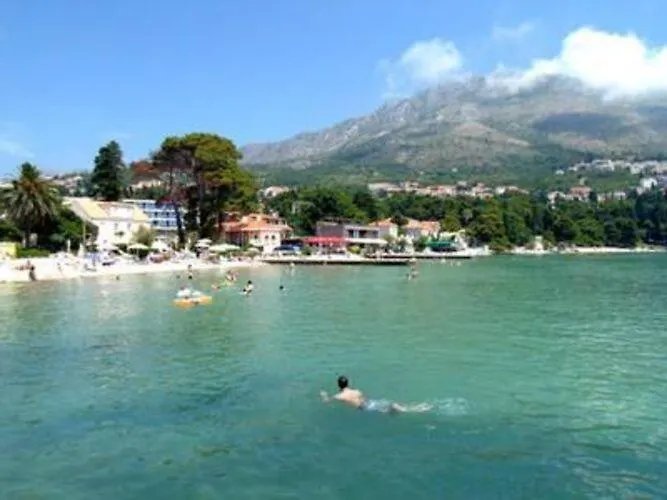 2 Bedroom With Garden 公寓 米利尼