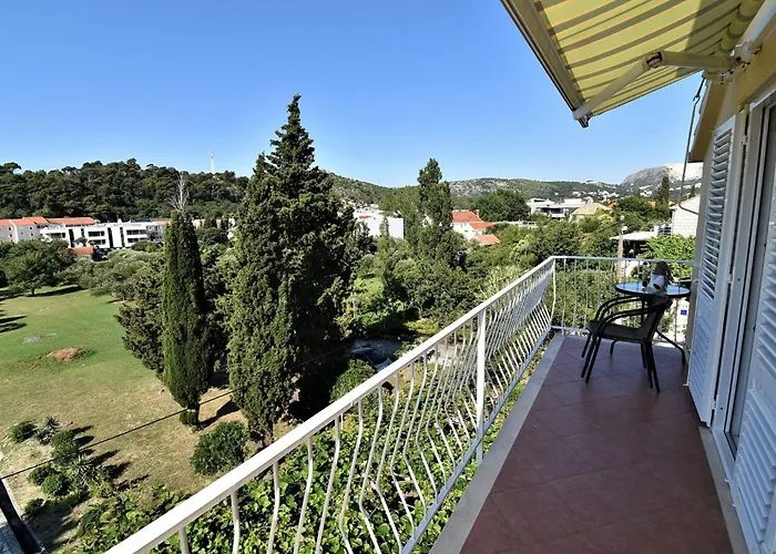 公寓 2 Bedroom With Garden *