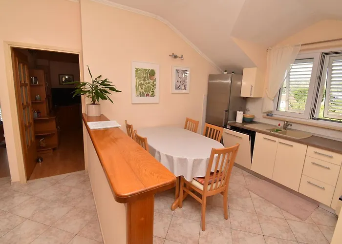 2 Bedroom With Garden * 米利尼